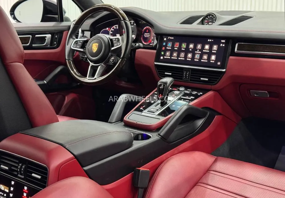 Porsche Cayenne 2022 for Sale in Dubai Image-9