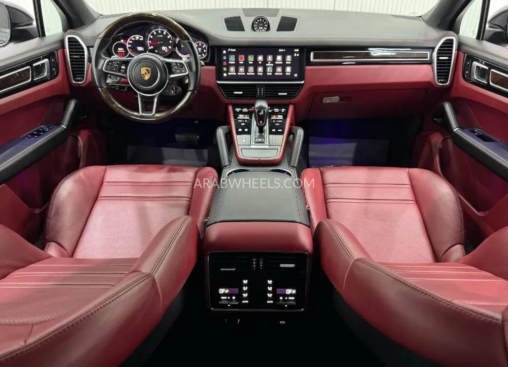 Porsche Cayenne 2022 for Sale in Dubai Image-11