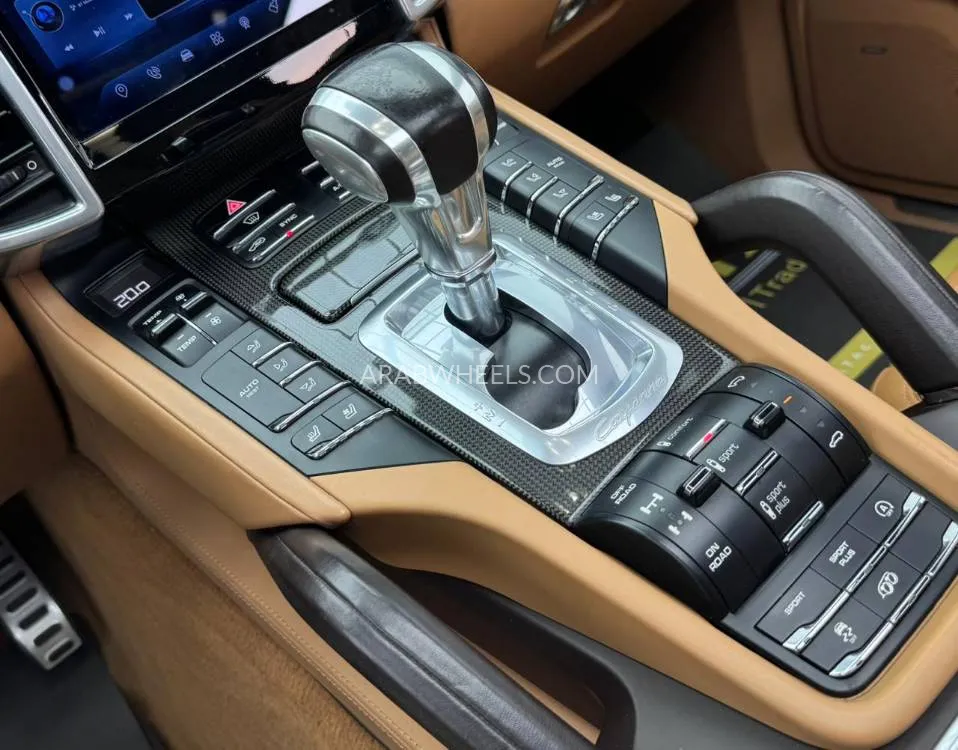 Porsche Cayenne 2016 for Sale in Dubai Image-9