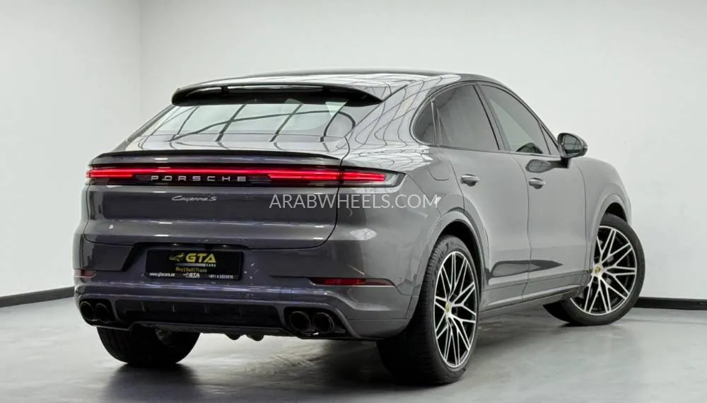 Porsche Cayenne 2024 for Sale in Dubai Image-4