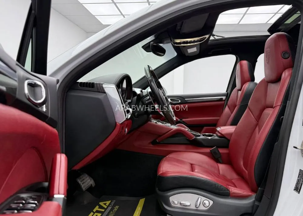 Porsche Cayenne 2016 for Sale in Dubai Image-8