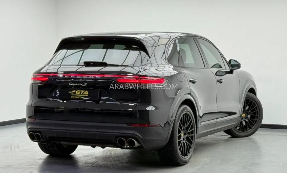 Porsche Cayenne 2018 for Sale in Dubai Image-4