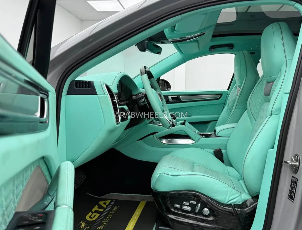 Porsche Cayenne 2020 for Sale in Dubai Image-14
