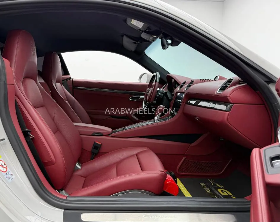 Porsche Cayman 2024 for Sale in Dubai Image-13