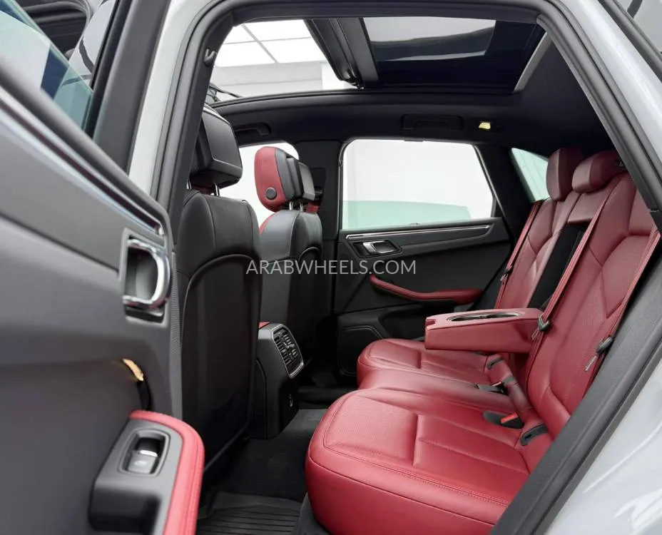Porsche Macan 2024 for Sale in Dubai Image-16