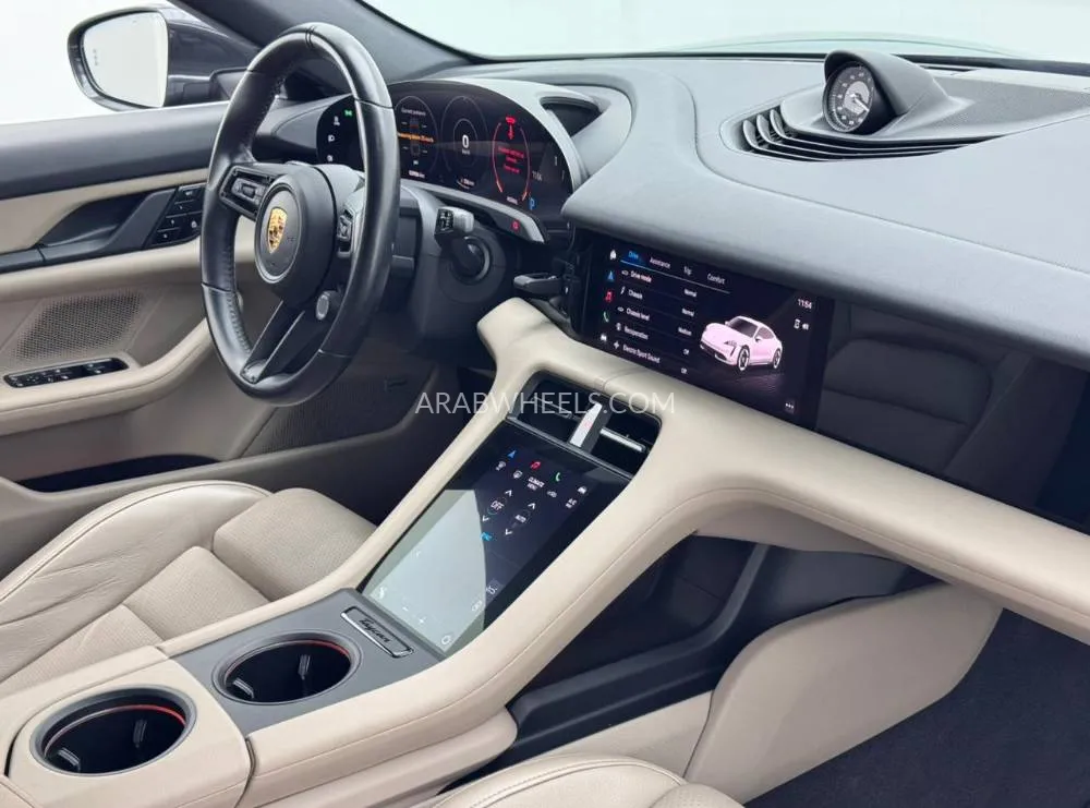 بورشه تايكان 2021 for Sale in دبي Image-13