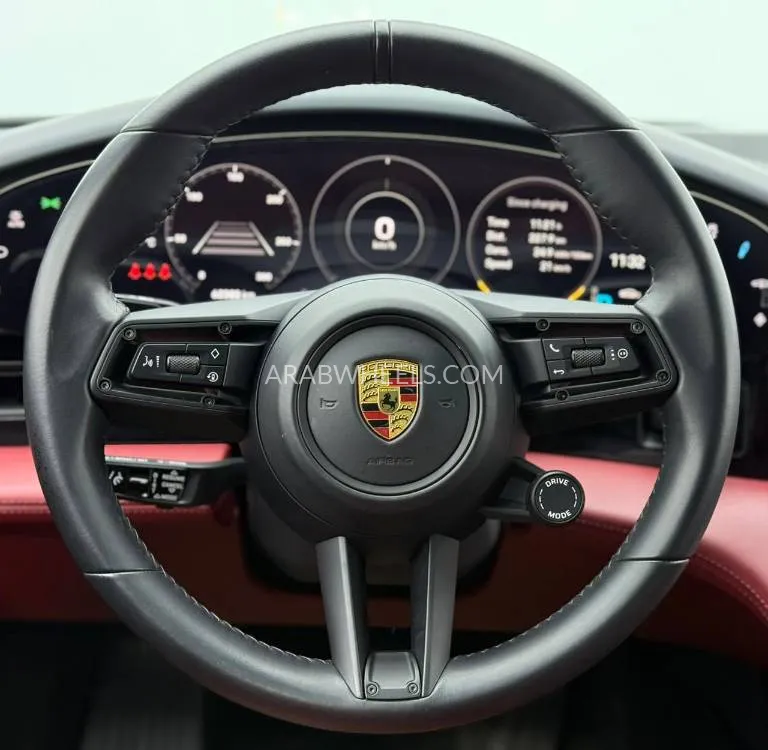 Porsche Taycan 2021 for Sale in Dubai Image-7