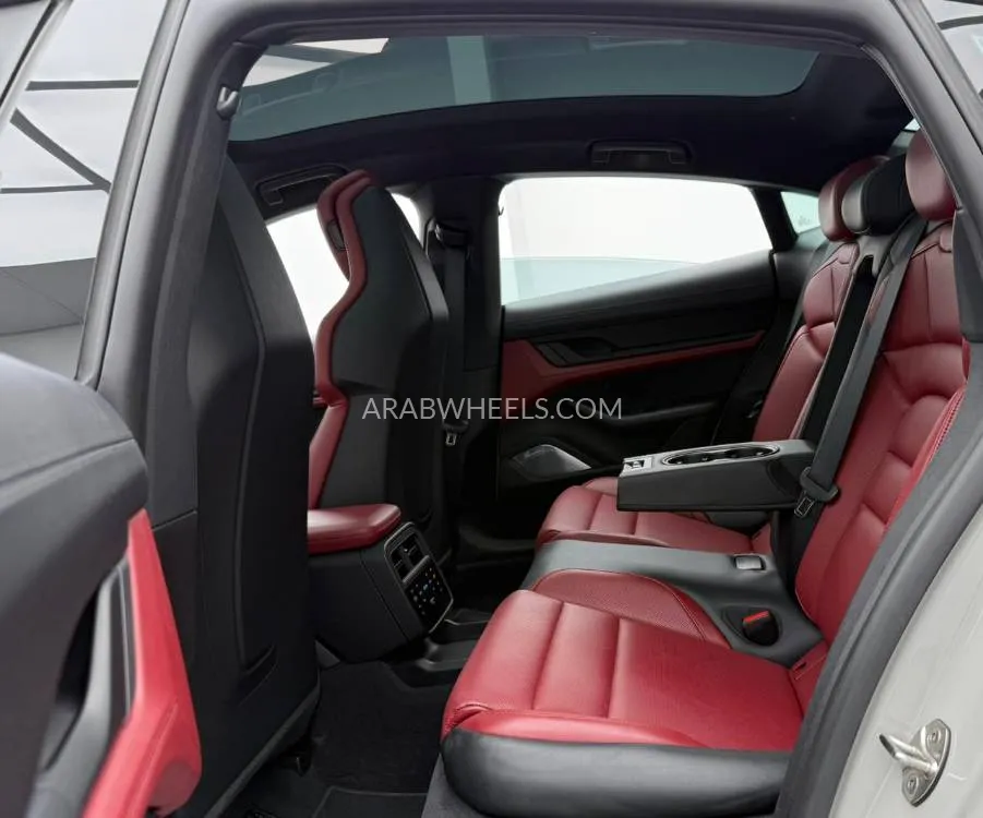 Porsche Taycan 2021 for Sale in Dubai Image-17