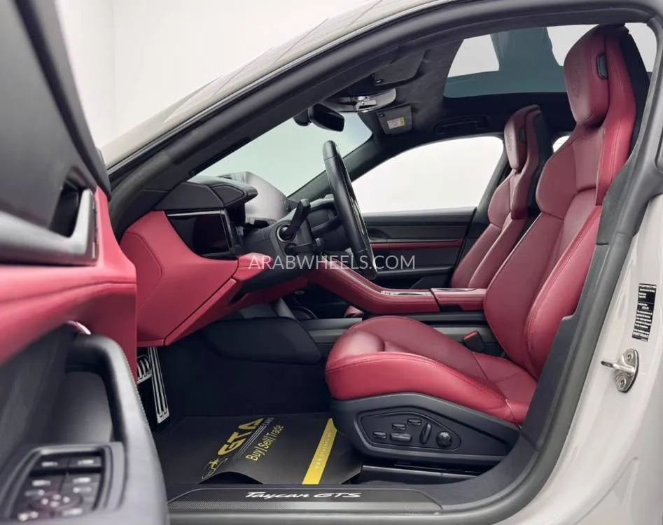 بورشه تايكان 2023 for Sale in دبي Image-11