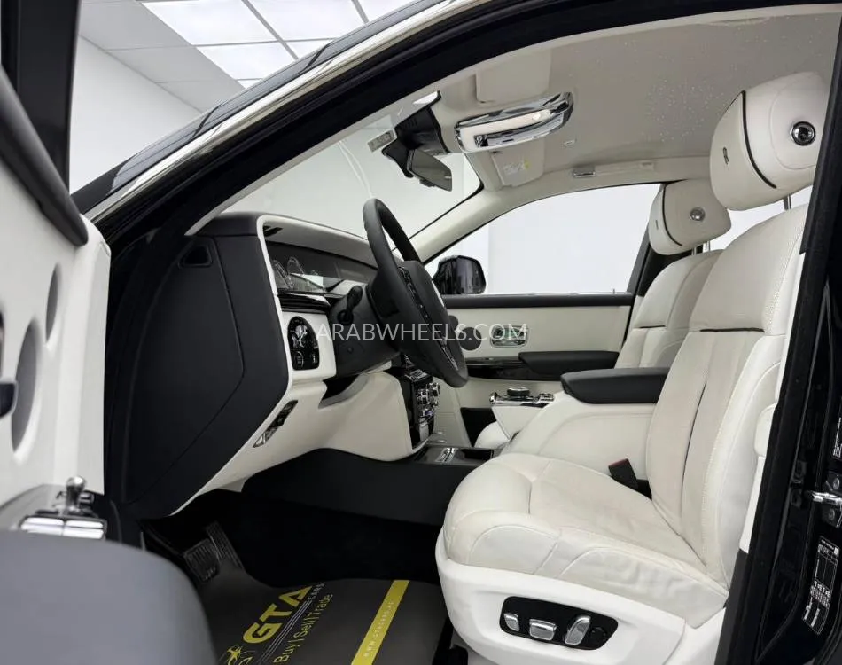 Rolls Royce Phantom 2024 for Sale in Dubai Image-20