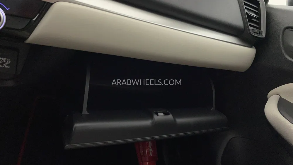 Honda City 2023 for Sale in Dubai Image-30