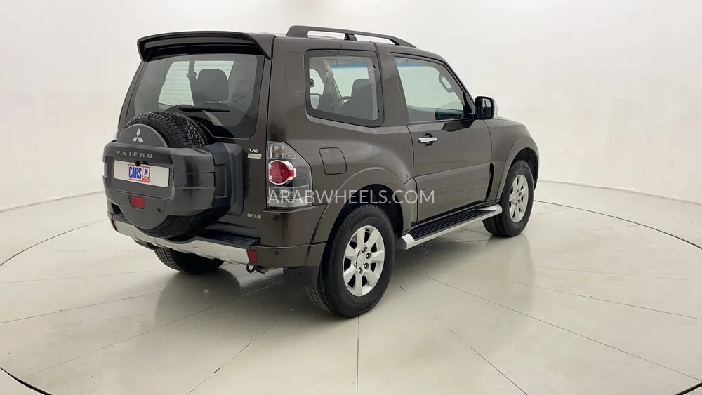 Mitsubishi Pajero 2017 for Sale in Dubai Image-3