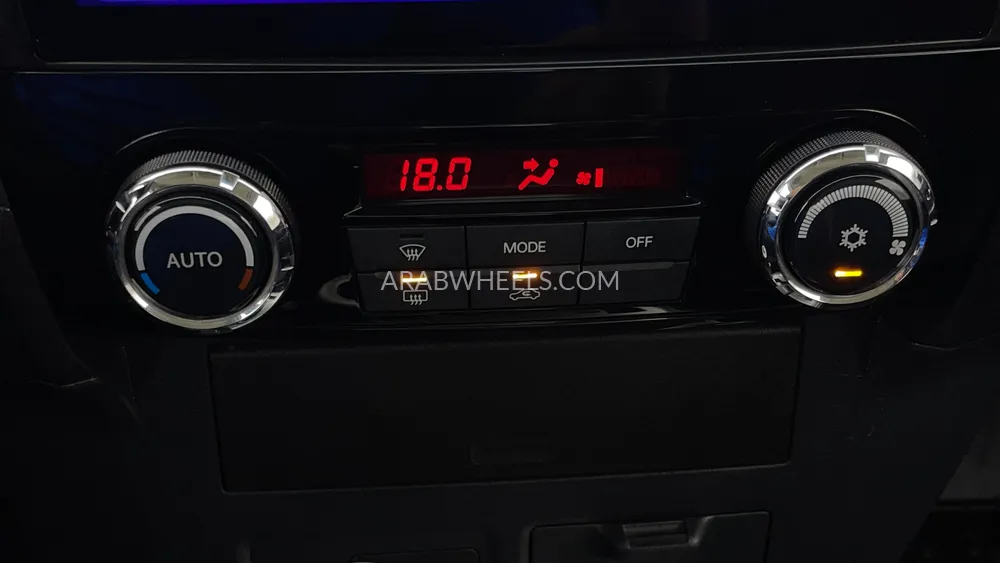 Mitsubishi Pajero 2017 for Sale in Dubai Image-39