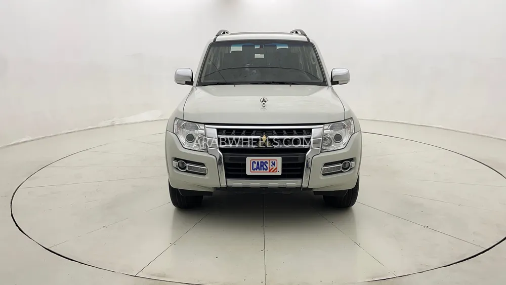 Mitsubishi Pajero 2022 for Sale in Dubai Image-8