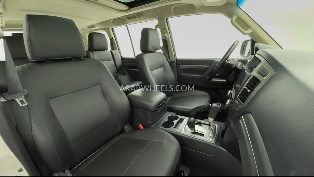 Mitsubishi Pajero 2022 for Sale in Dubai Image-25
