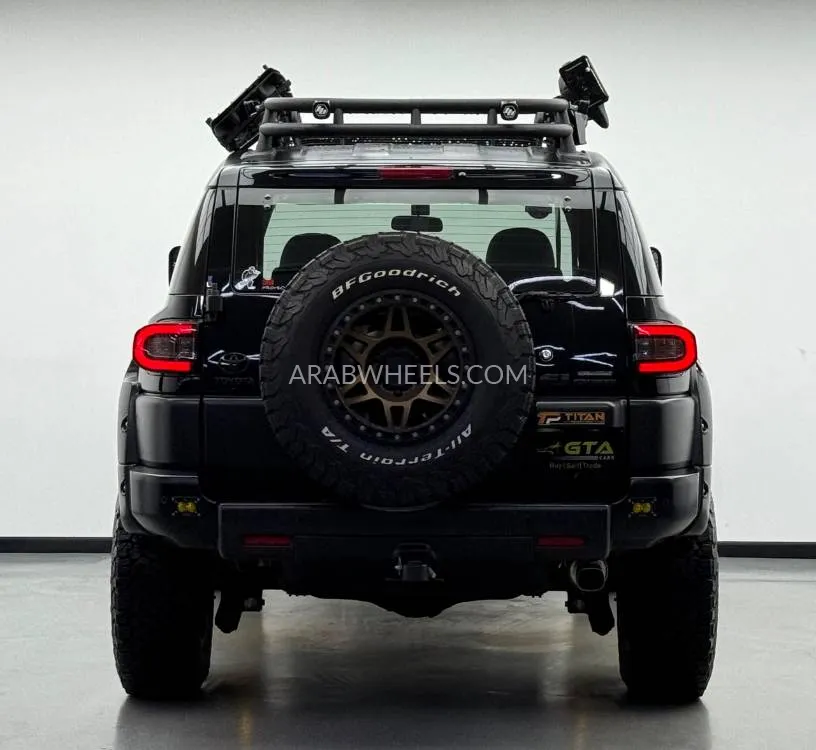 Toyota FJ Cruiser 2015 for Sale in Dubai Image-5