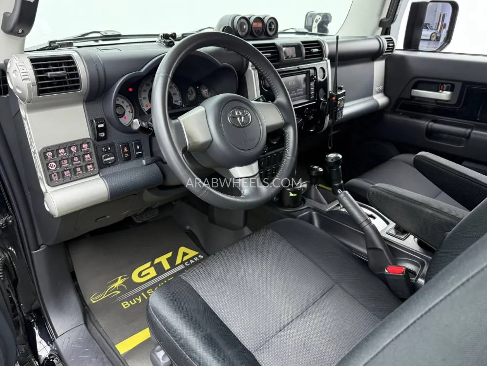 Toyota FJ Cruiser 2015 for Sale in Dubai Image-11