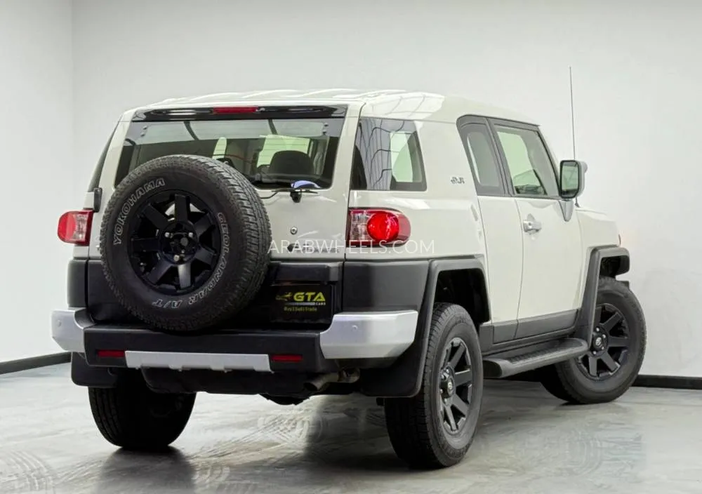 Toyota FJ Cruiser 2018 for Sale in Dubai Image-6