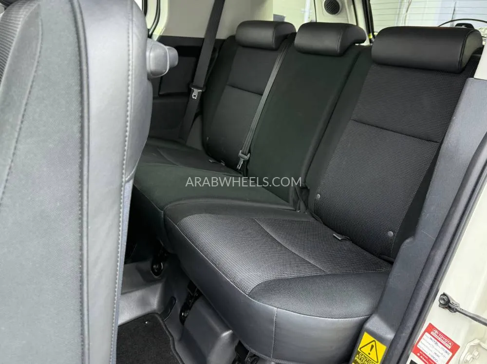 Toyota FJ Cruiser 2018 for Sale in Dubai Image-15