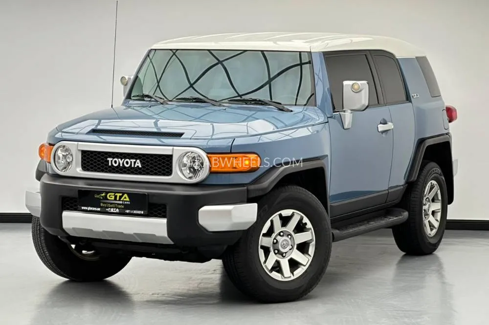 Toyota FJ Cruiser 2018 for Sale in Dubai Image-3