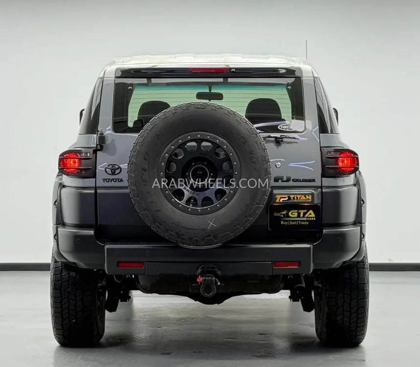 Toyota FJ Cruiser 2021 for Sale in Dubai Image-5