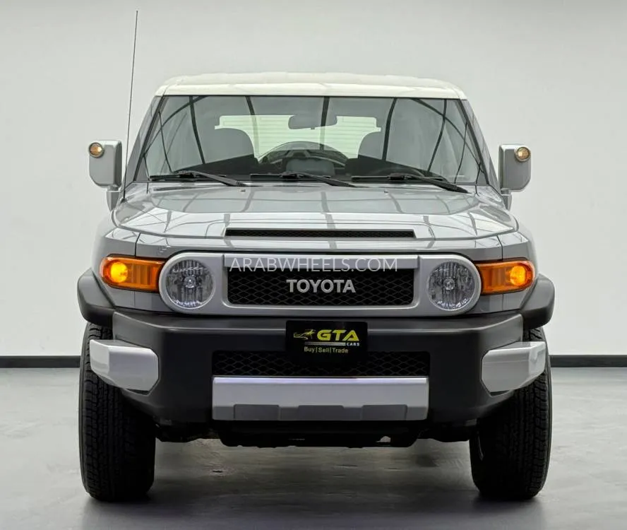 Toyota FJ Cruiser 2022 for Sale in Dubai Image-2