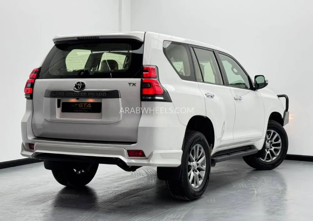 Toyota Land Cruiser Prado 2018 for Sale in Dubai Image-4