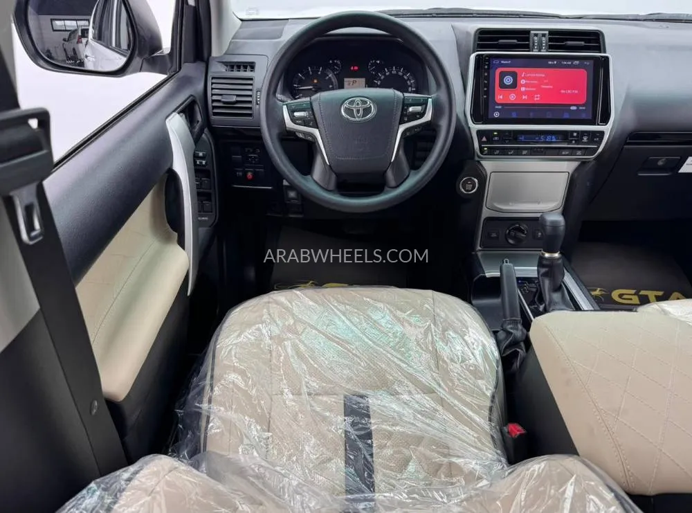 Toyota Land Cruiser Prado 2018 for Sale in Dubai Image-8
