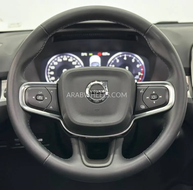 Volvo XC40 2022 for Sale in Dubai Image-8