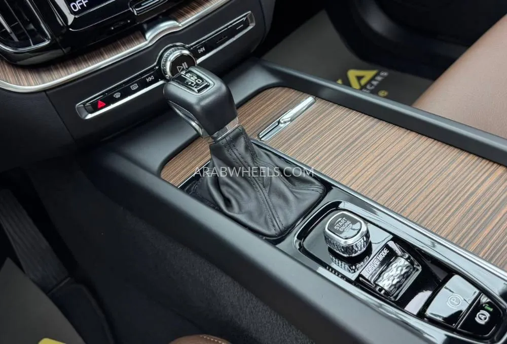 Volvo XC90 2021 for Sale in Dubai Image-10