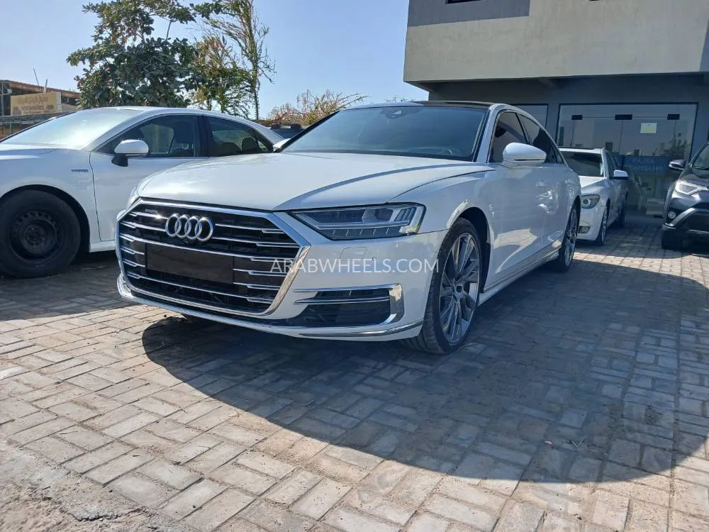 أودي A8 2019 for Sale in رأس الخيمة Image-2