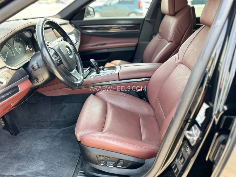 BMW 7 series 2011 for Sale in Ras Al Khaimah Image-9