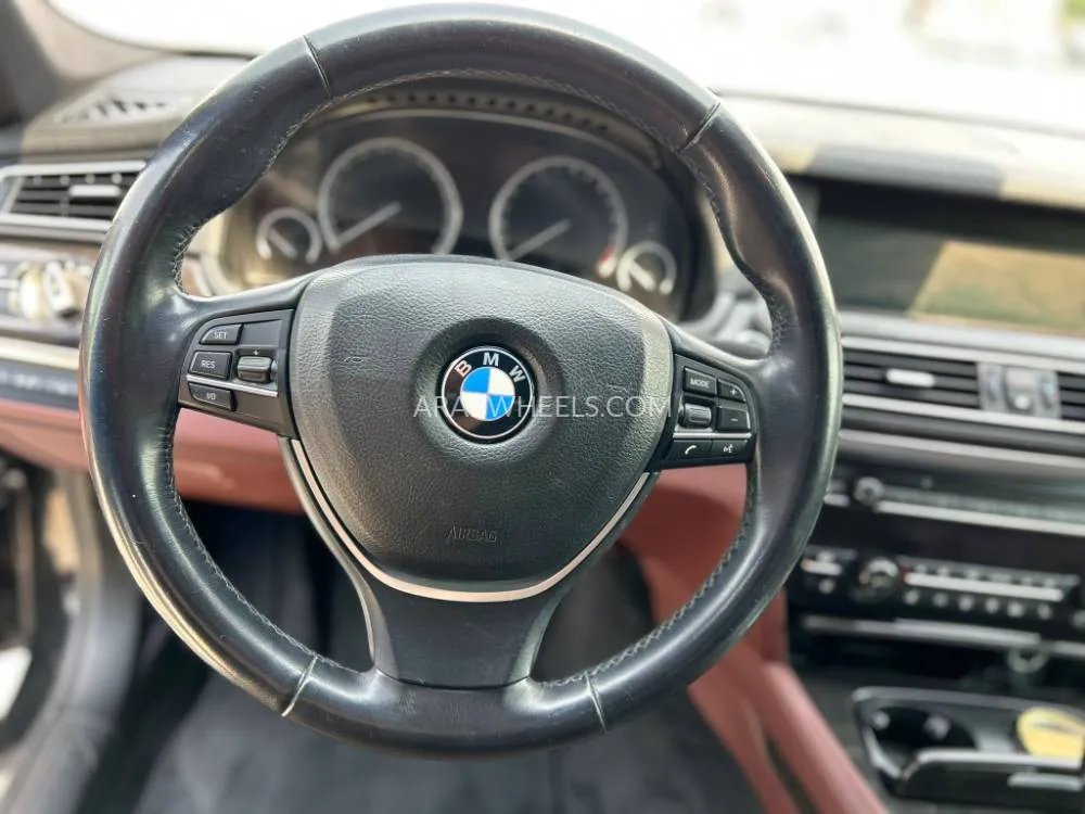 BMW 7 series 2011 for Sale in Ras Al Khaimah Image-13