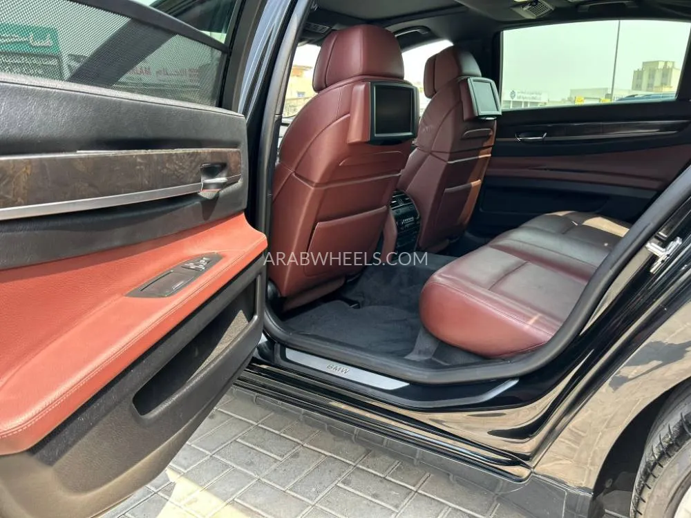 BMW 7 series 2011 for Sale in Ras Al Khaimah Image-15