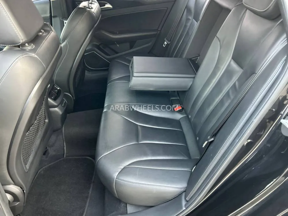Hongqi H5 2019 for Sale in Ras Al Khaimah Image-19
