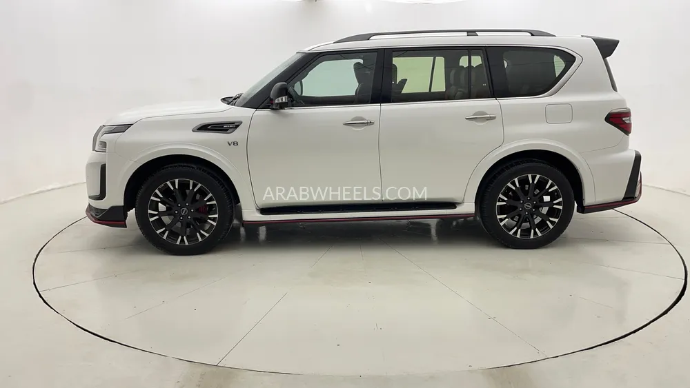 Nissan Patrol 2024 for Sale in Dubai Image-6