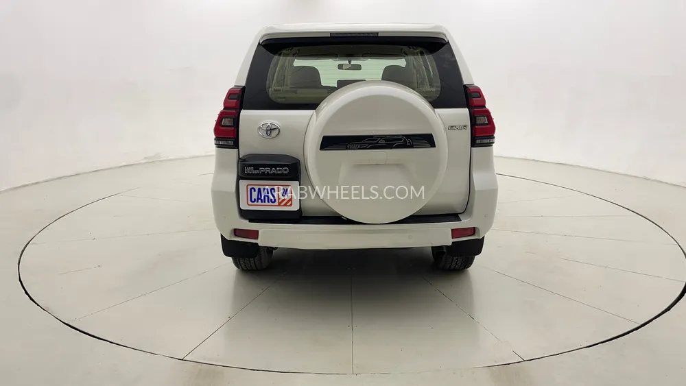 Toyota Land Cruiser Prado 2023 for Sale in Dubai Image-4