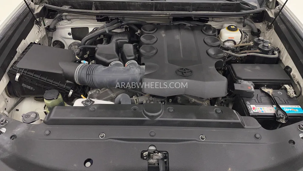 Toyota Land Cruiser Prado 2023 for Sale in Dubai Image-9