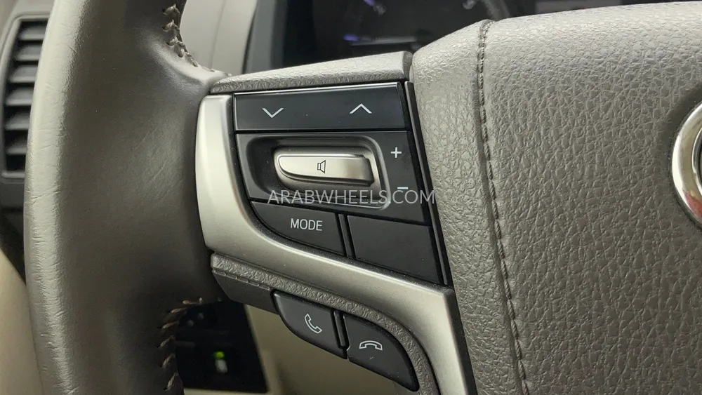 Toyota Land Cruiser Prado 2023 for Sale in Dubai Image-44