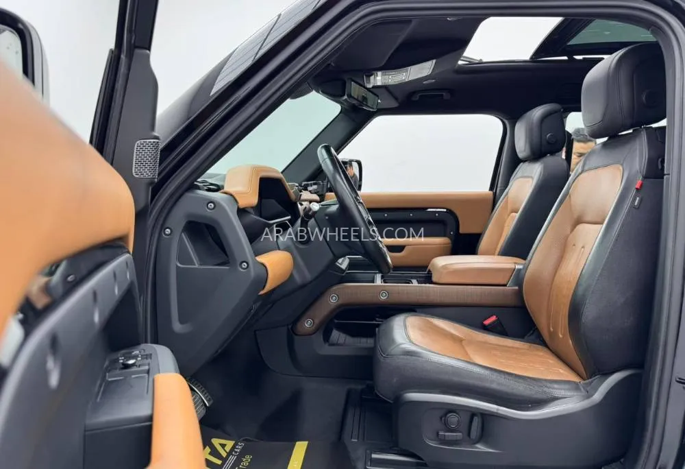 Land Rover Defender 2022 for Sale in Dubai Image-12