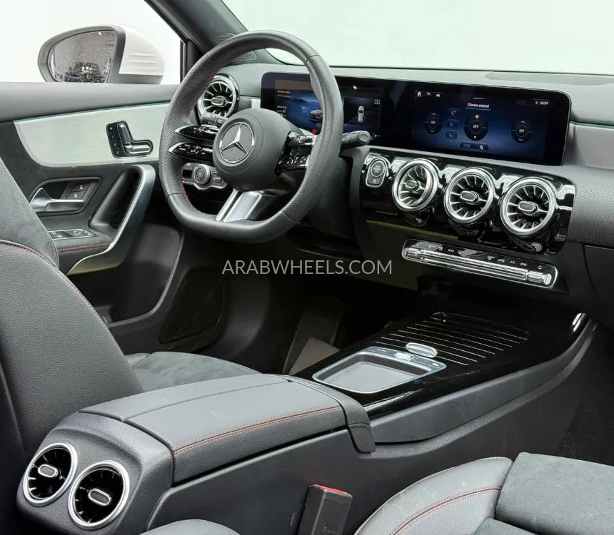 مرسيدس بنز كلاس A 2024 for Sale in دبي Image-11