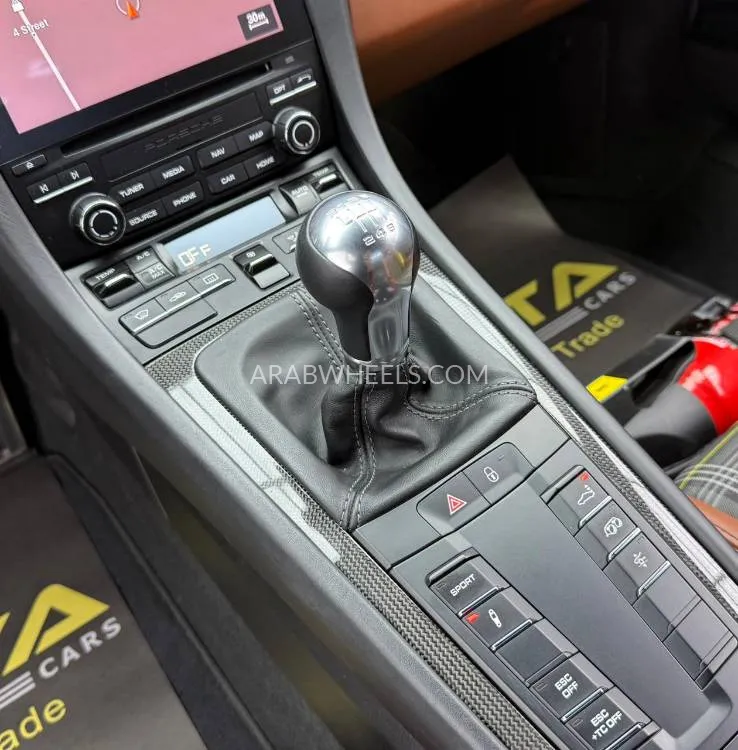 بورشه 911 2018 for Sale in دبي Image-18