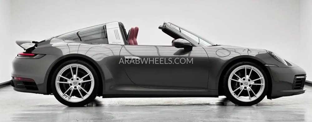 بورشه 911 2023 for Sale in دبي Image-4