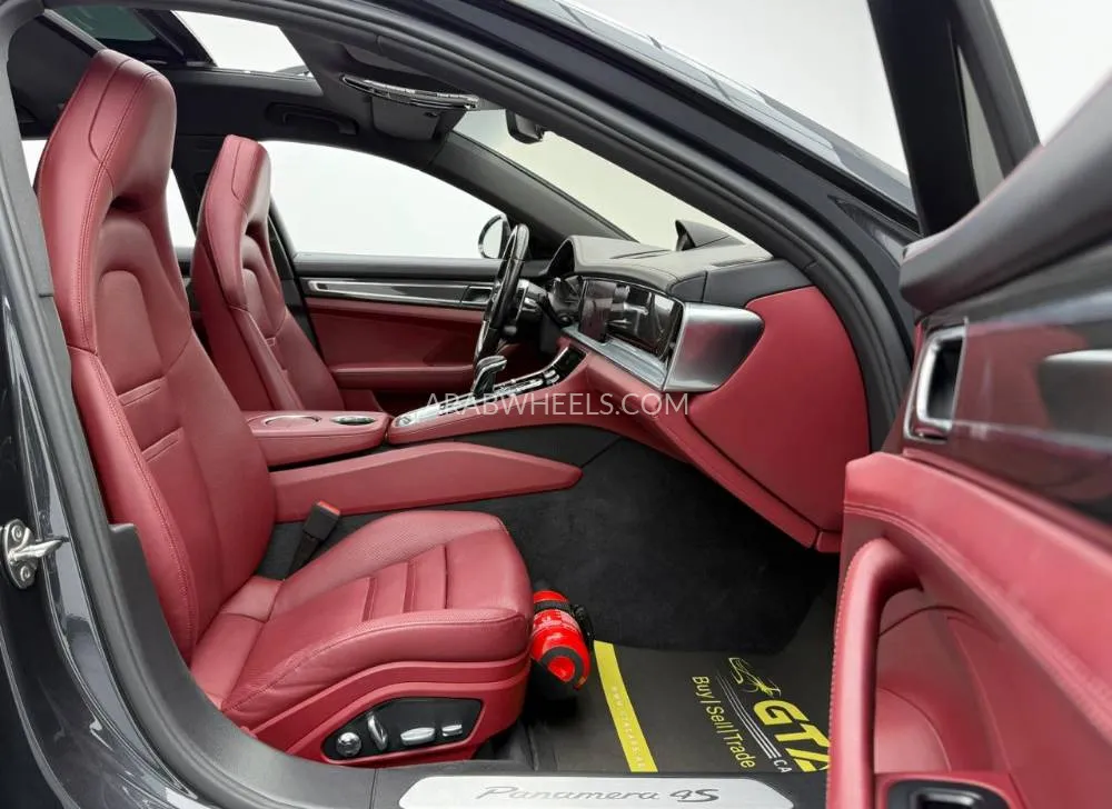 Porsche Panamera 2018 for Sale in Dubai Image-15
