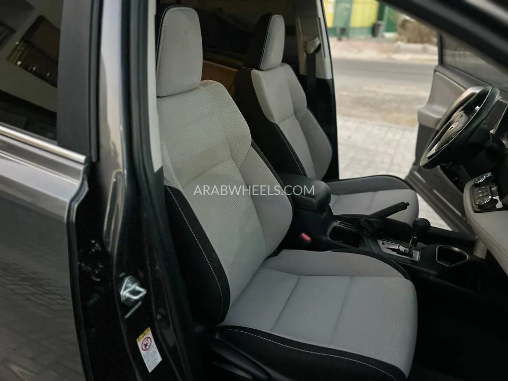 تويوتا راف 4 2018 for Sale in رأس الخيمة Image-19