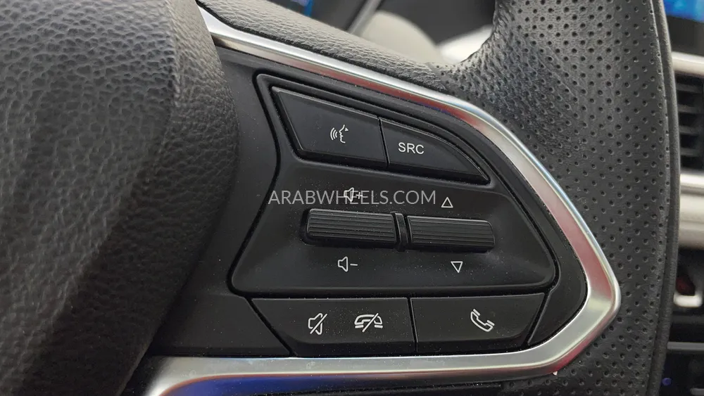 Chevrolet Captiva 2023 for Sale in Dubai Image-45