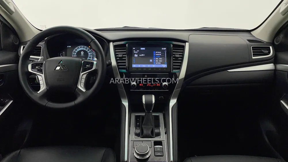 ميتسوبيشي مونتيرو سبورت 2023 for Sale in دبي Image-12