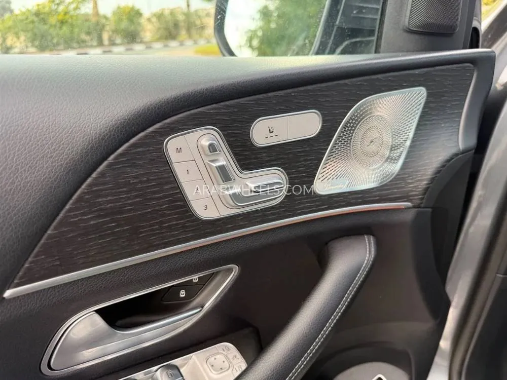 Mercedes Benz GLE Class 2022 for Sale in Dubai Image-6