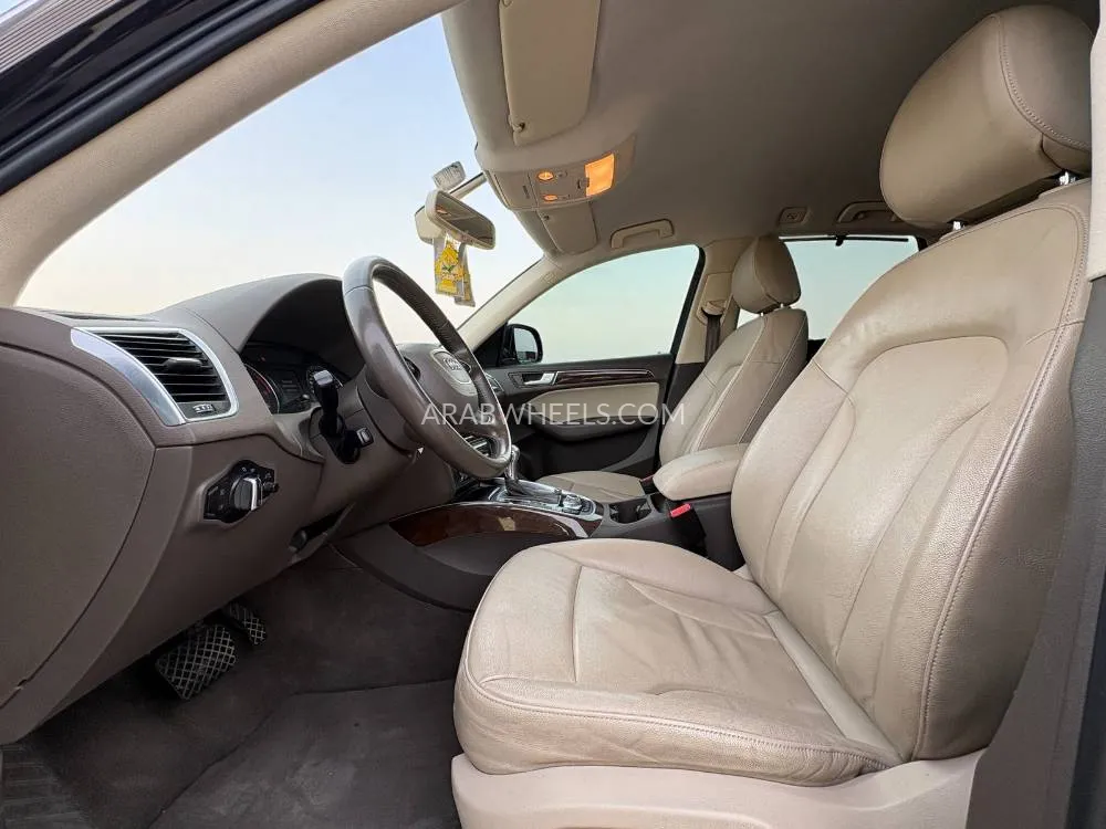 Audi Q5 2017 for Sale in Dubai Image-18