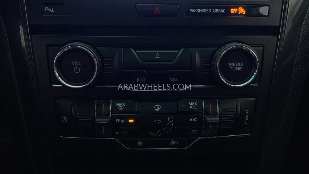 Ford Explorer 2017 for Sale in Dubai Image-48